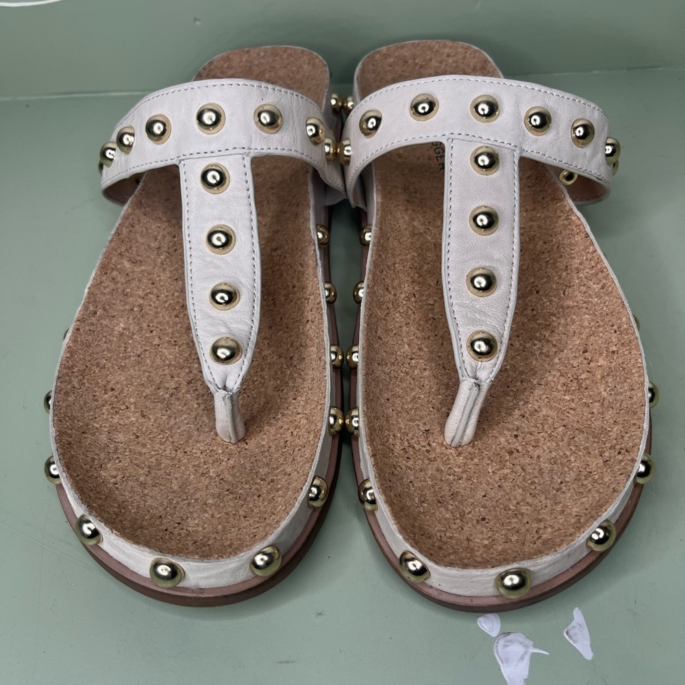 kelsi dagger sandals flip flop woman size 8.5 beige color great condition